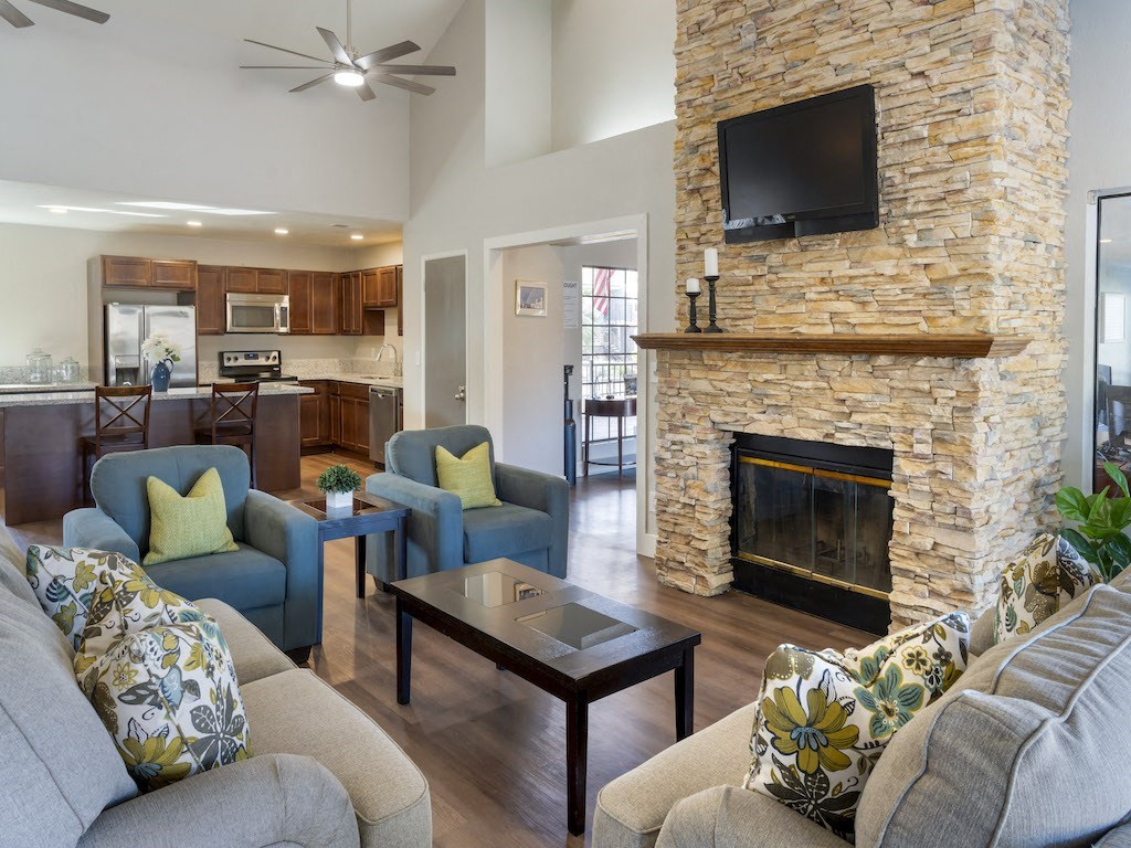 Resident Lounge at Edgewater Isle