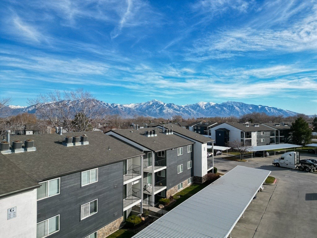 Crossroads Apartments