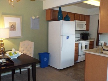 Modern Kitchen Modern Kitchen at Crossroads Apartments, Utah - Photo Gallery 4
