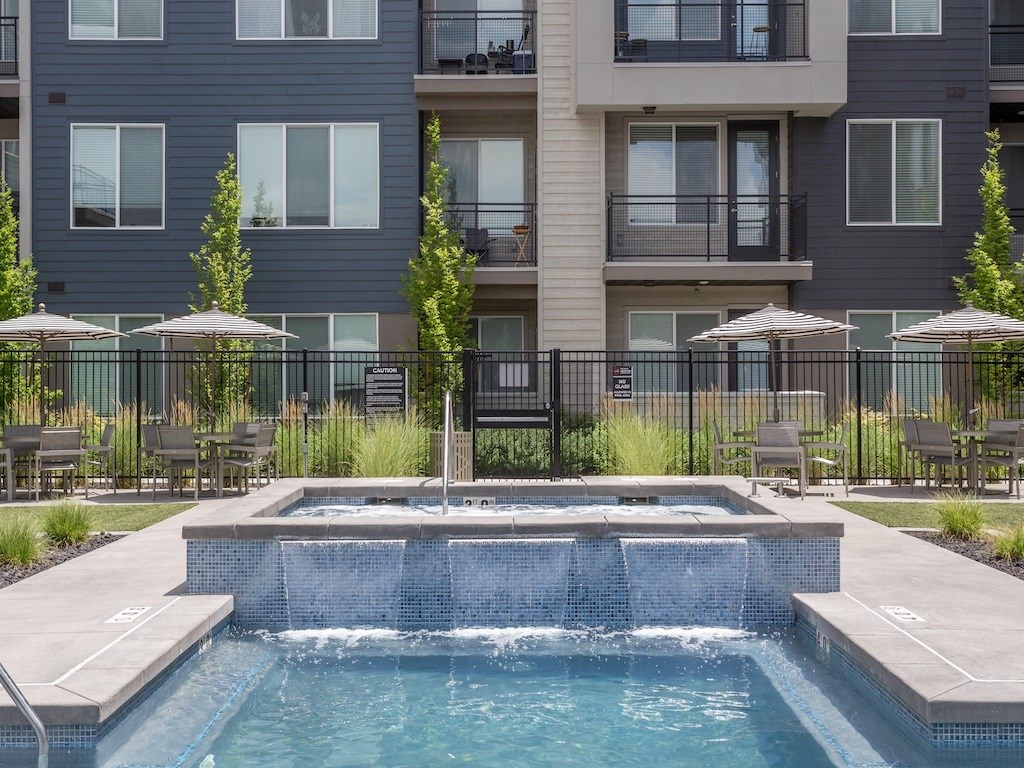 Waterfall in Pool at City Lofts Apartments