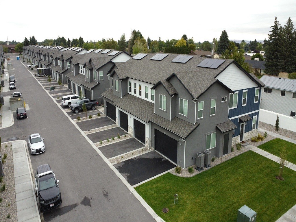 Garages at Orchard Park Townhomes
