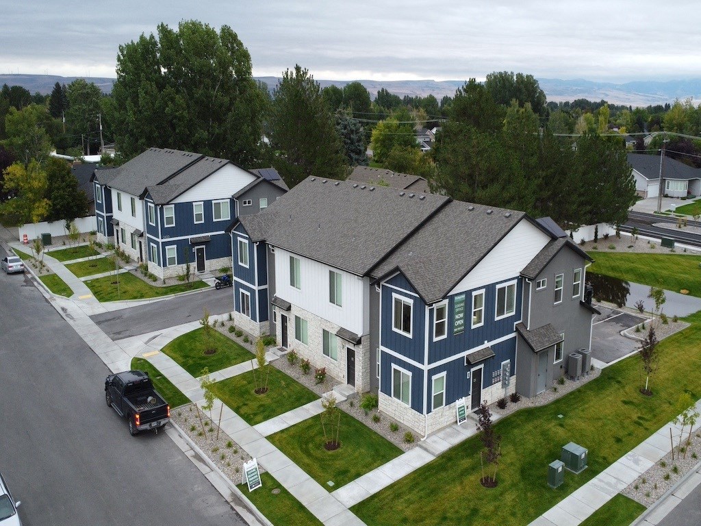 Blue Townhomes at Orchard Park