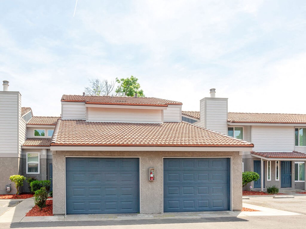 Apartments with Garage Attached at River Oaks Apartments & Townhomes, Hanford, California