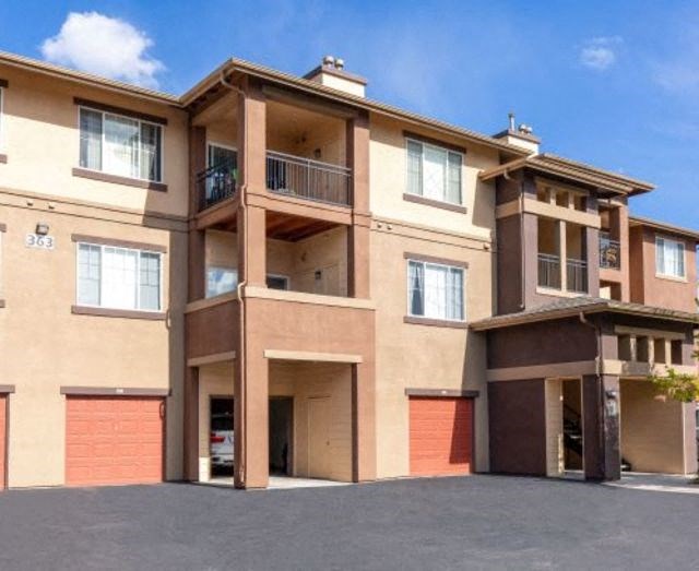 Building View at Echo Ridge Apartments, Castle Rock, Colorado