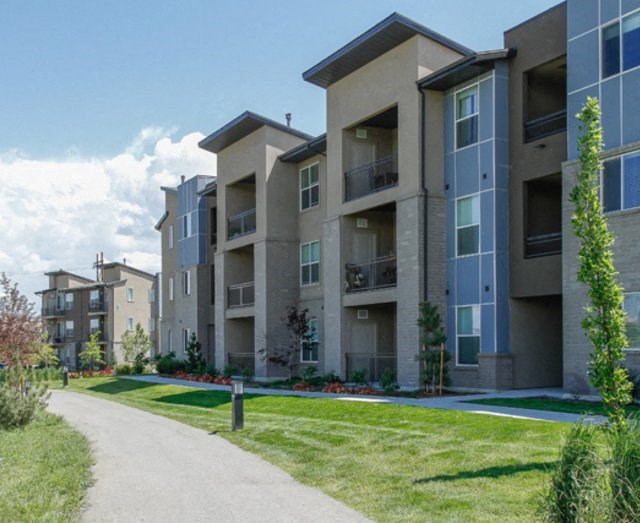 Greenspace Walking Trails at Lofts at 7800 Apartments, Utah