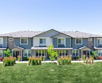 Greenspace Walking Trails at Parc on Center Apartments & Townhomes, Orem, 84057