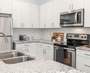 Granite Counter Tops In Kitchen at Parc View Apartments & Townhomes, Midvale, UT