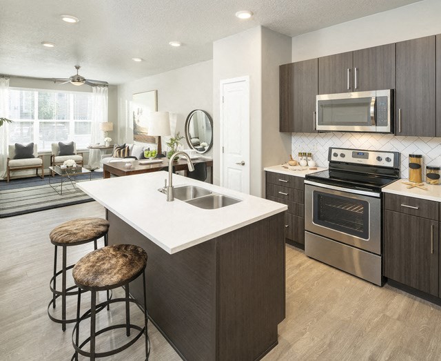 Fully Equipped Eat-In Kitchen at Parc West Apartments, Draper, Utah