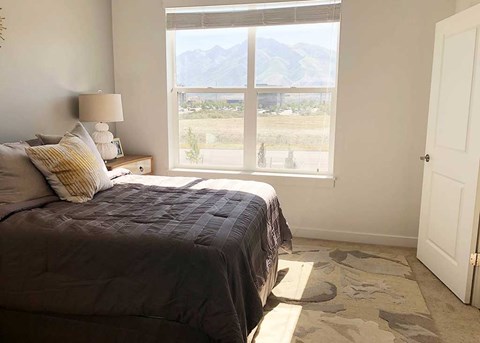 Large Bright Windows at Veranda Apartments, Draper