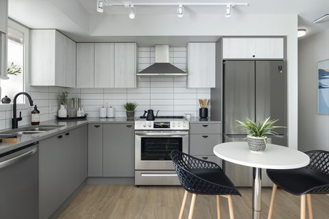 468 West - Kitchen2