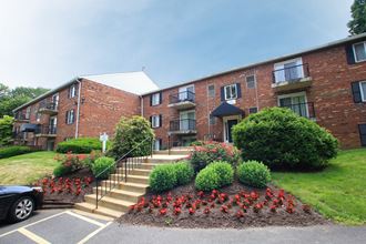 15 Fox Hall 1 Bed Apartment for Rent - Photo Gallery 1