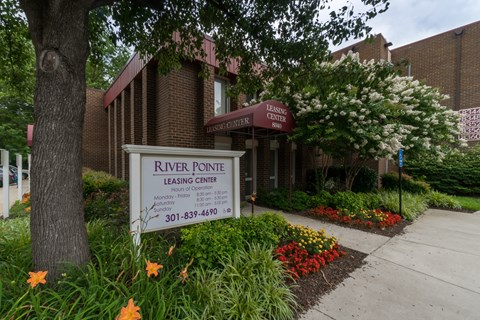 Leasing Center Sign at River Pointe Apartments, Fort Washington, MD, 20744