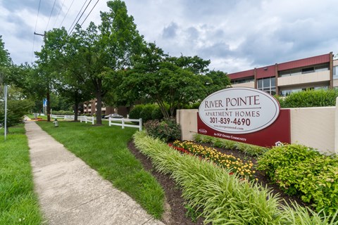 Property Sign at River Pointe Apartments, Fort Washington, MD