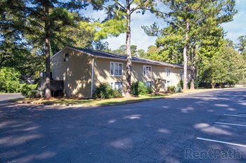 Aspen Court Apartments