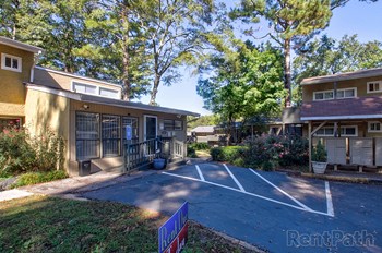 Aspen Court Apartments