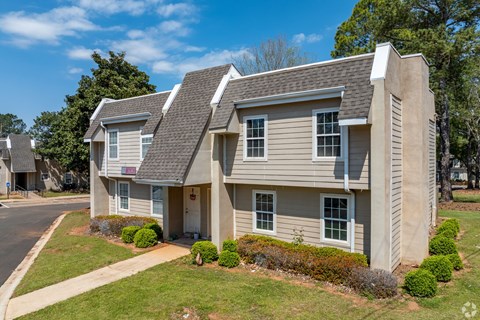5959 Fairington Rd 1-3 Beds Apartment for Rent