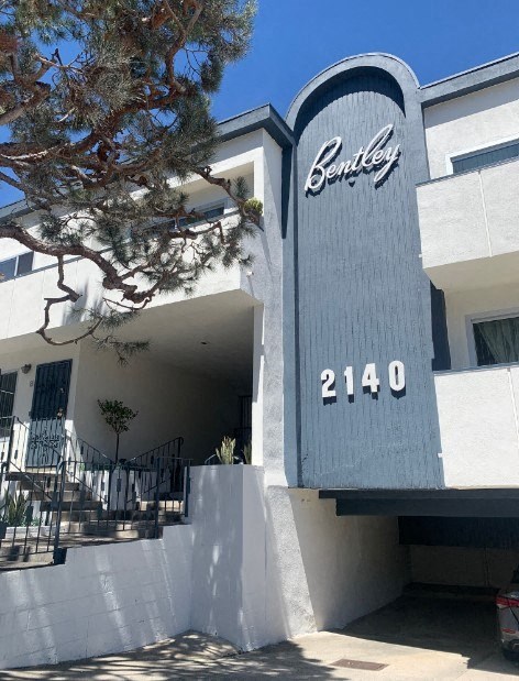 2140 Bentley Outside View 2