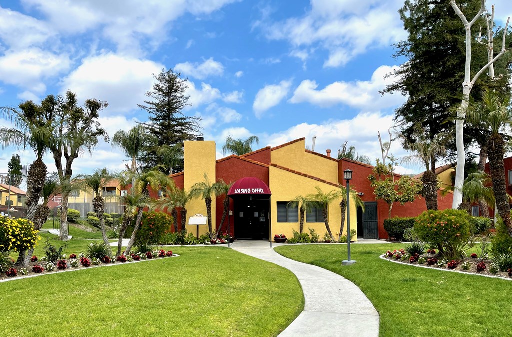 Brookhollow Leasing Office