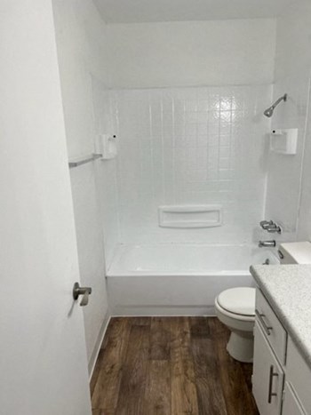 bathroom - Photo Gallery 11