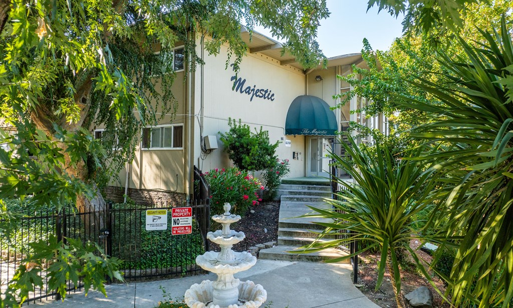 the building in which the motel is located