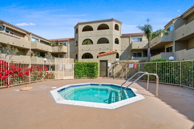 7622 Katella Ave 2 Beds Apartment for Rent - Photo Gallery 1