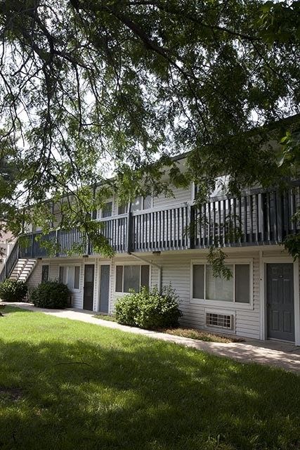 2404 W Pawnee #109 Studio-1 Bed Apartment for Rent - Photo Gallery