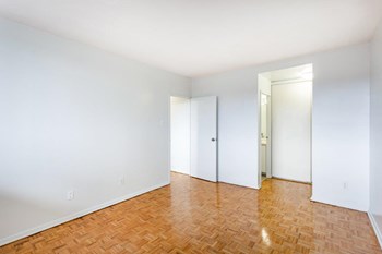 1725 Frobisher Lane Studio-3 Beds Apartment for Rent - Photo Gallery 9