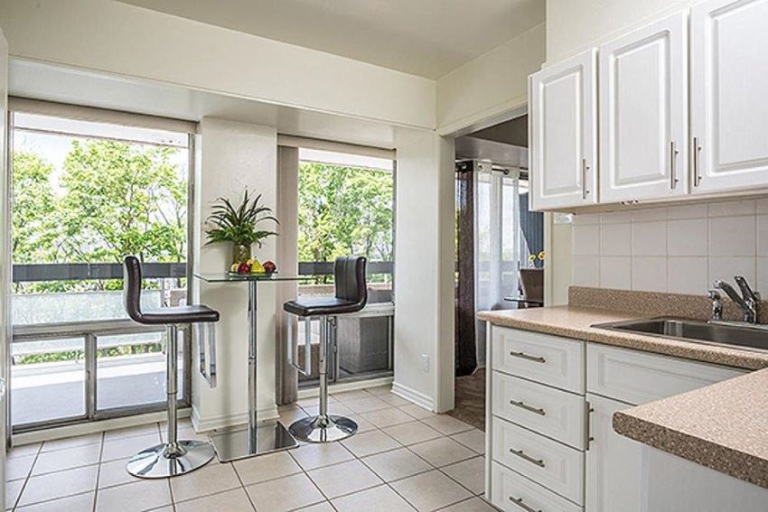 100 Bronson Avenue Studio-2 Beds Apartment, Ottawa East for Rent - Photo Gallery