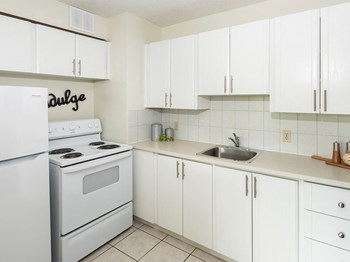 89 Forward Avenue Studio-3 Beds Apartment for Rent - Photo Gallery 3