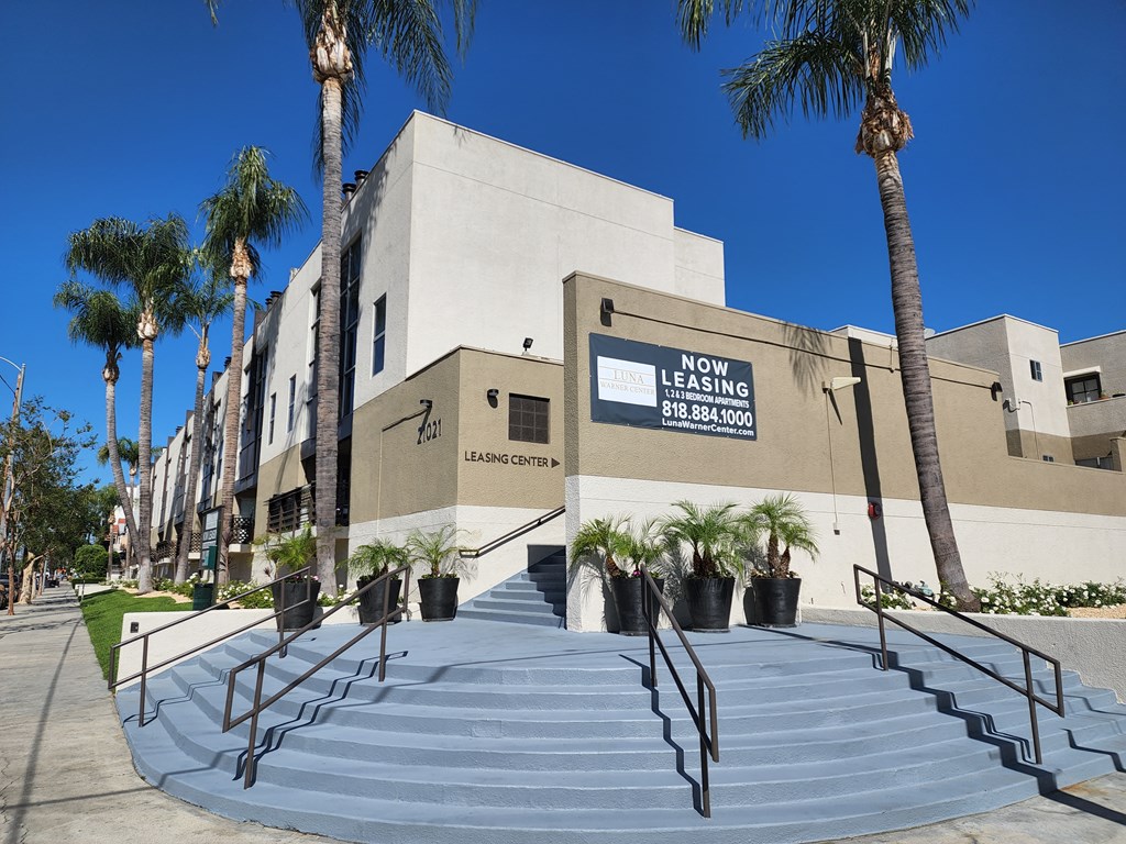 Luna's Front on the Street