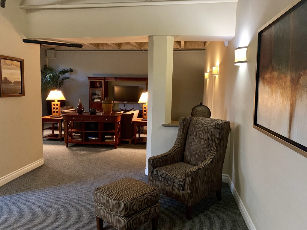 Lindbrook Manor Apartments