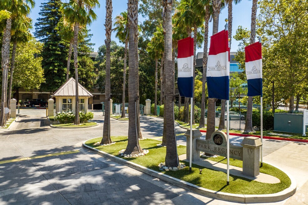 Park Regency Apartments