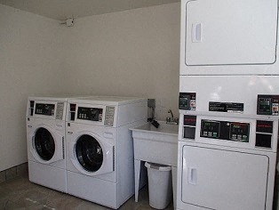 Woodruff Apartment Laundry