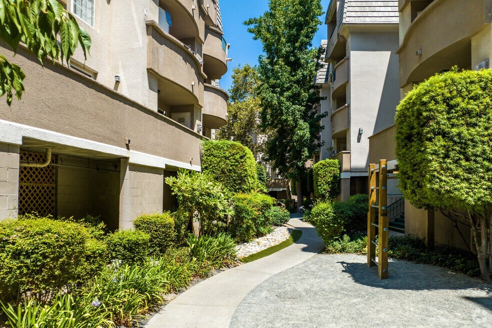 Park Regency Apartments