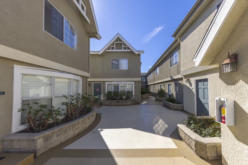 Terrace Trousdale Apartments Terrace Trousdale Apartments Courtyard - Photo Gallery