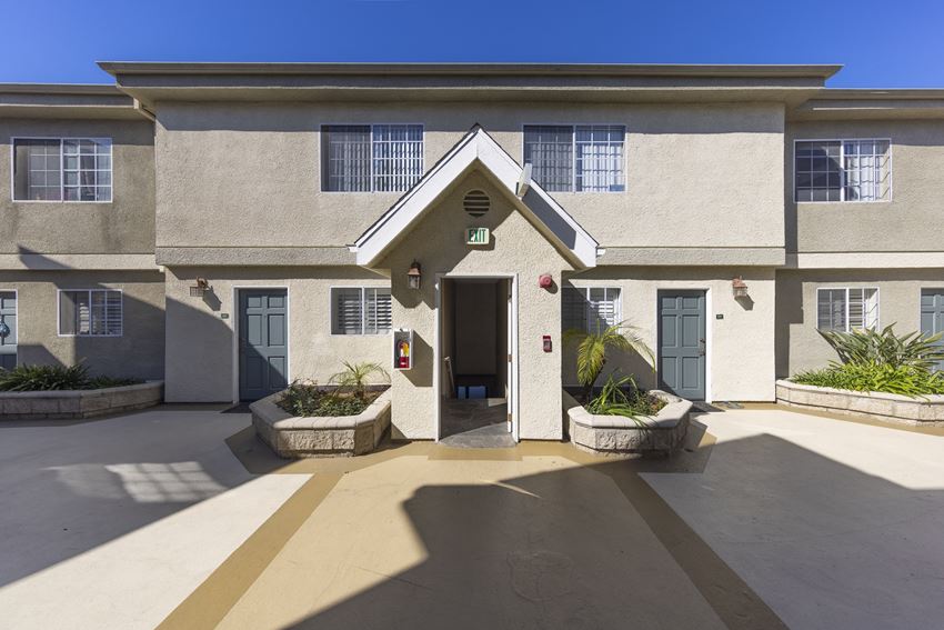 Terrace Trousdale Apartments Terrace Trousdale Apartments Courtyard - Photo Gallery