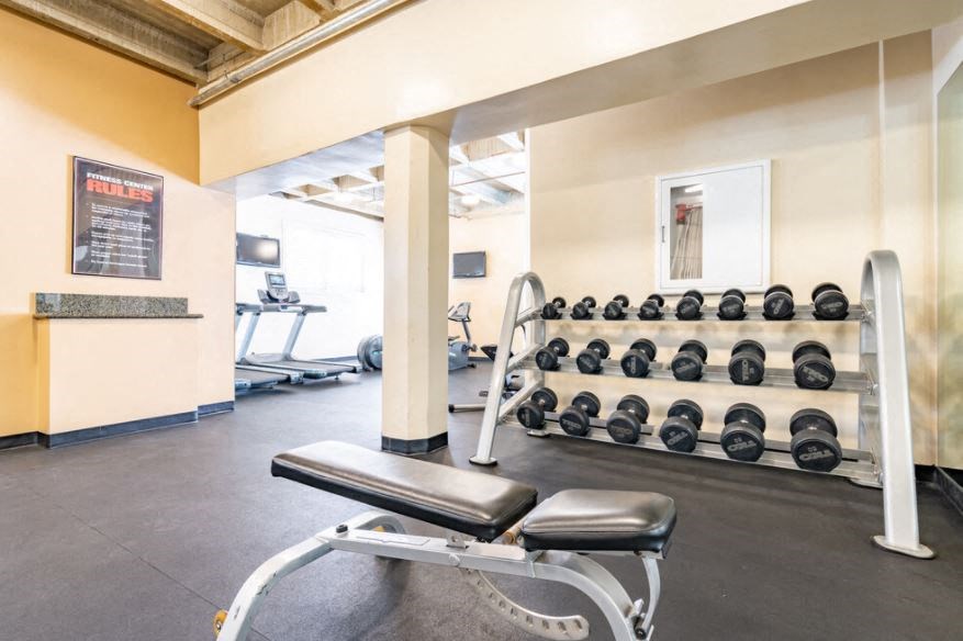 Lindbrook Manor Apartments gym