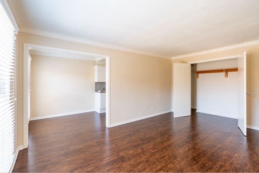 Lindbrook Manor Apartments