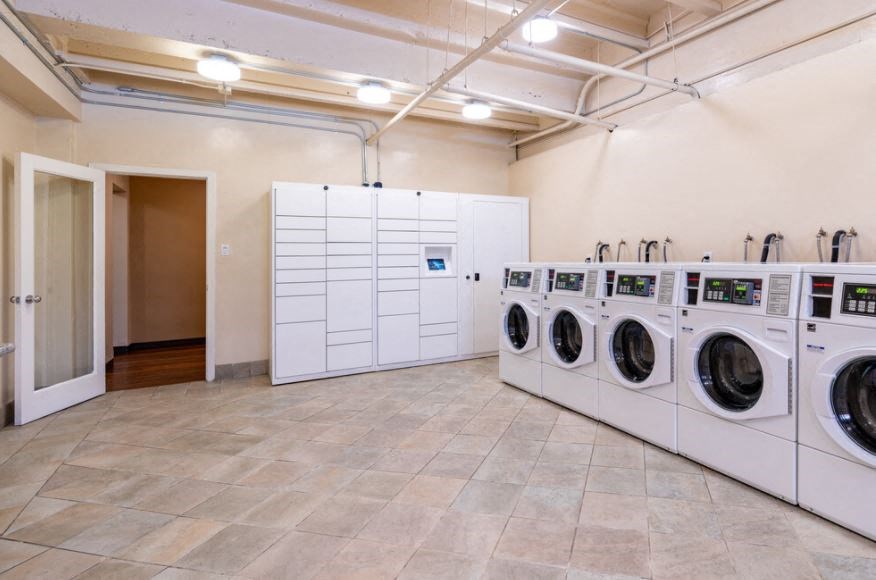 Lindbrook Manor Apartments Laundry
