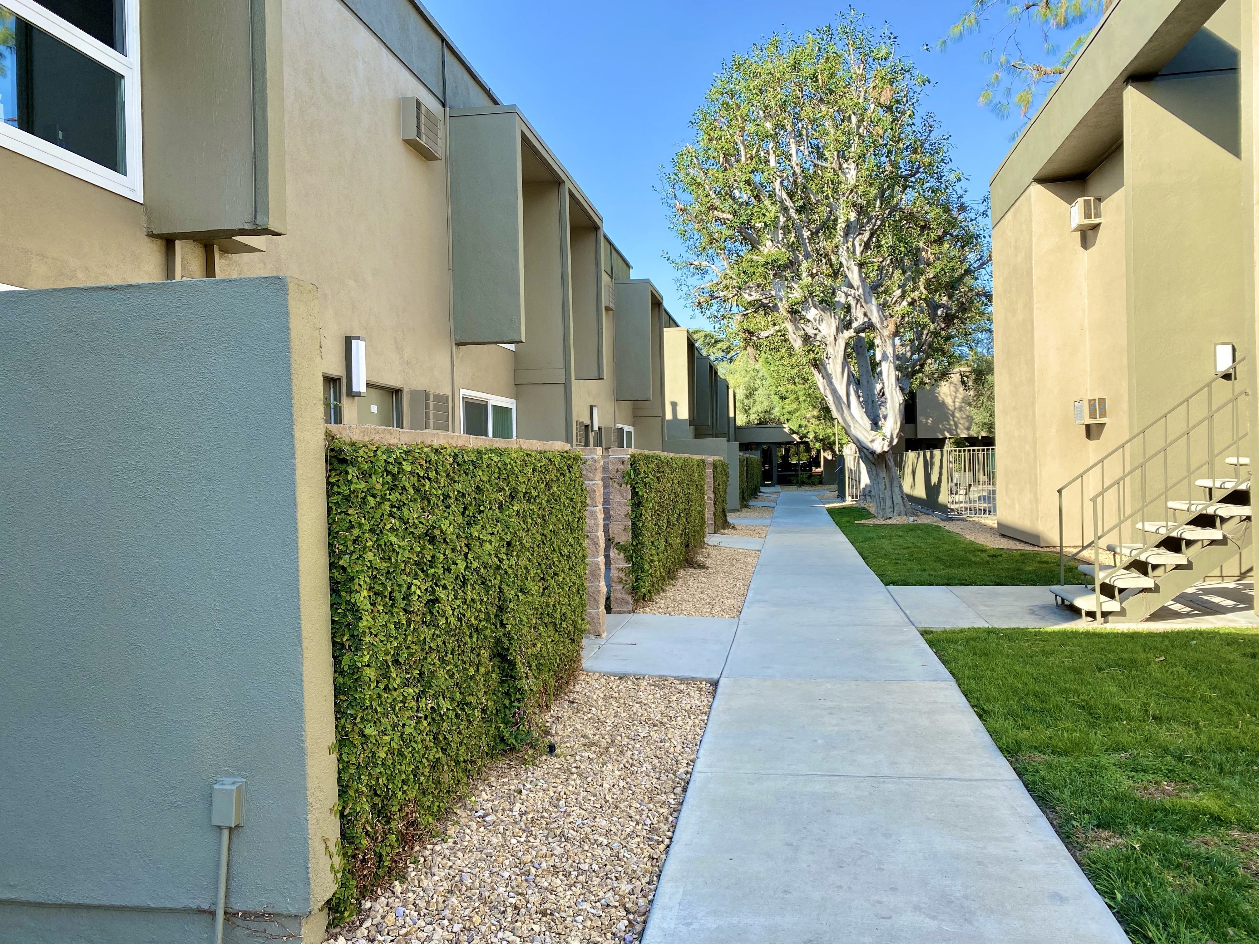 Concord Square Apartments Apartments in Reseda, CA