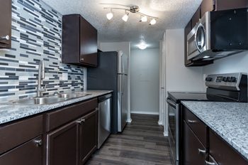 Kitchen, Broadway Apartments, Garland, TX - Photo Gallery 3