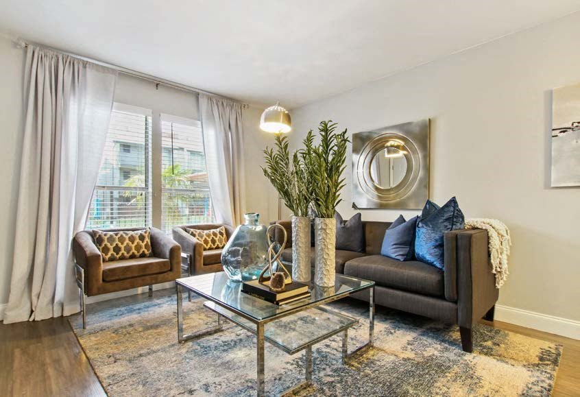 3800 on Portland, Living Room