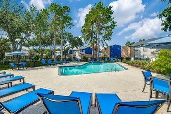 Beautiful resort-style pool and spa Beautiful resort-style pool and spa - Photo Gallery 3