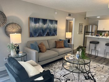1700 West Prince Road 1-2 Beds Apartment for Rent - Photo Gallery 3