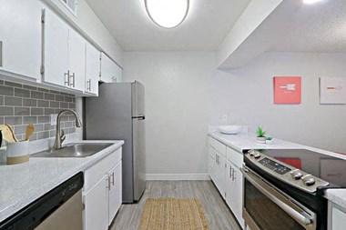 8560 W. Peoria Ave 2 Beds Apartment for Rent - Photo Gallery 1