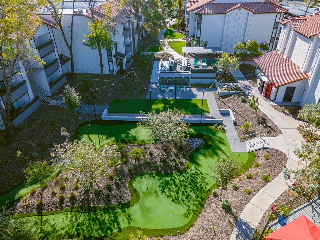 Putting Green and Grilling Area