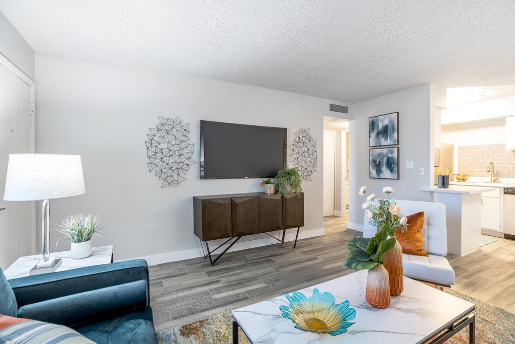 Beautiful renovated apartments now leasing