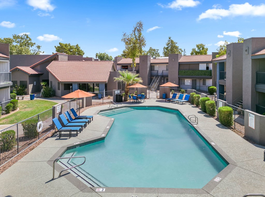 the enclave at homecoming terra vista pool