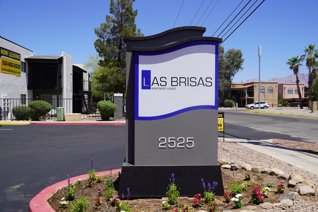 Las Brisas Monument Sign