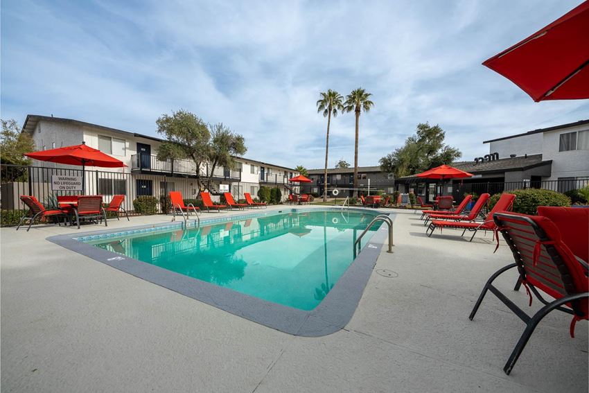Pool and Poolside Lounge - Photo Gallery